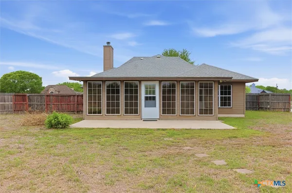 $399,000 | 197 Thomas Drive, Martindale, TX 78655