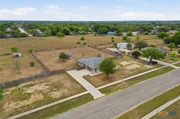 $399,000 | 197 Thomas Drive, Martindale, TX 78655
