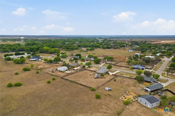 $399,000 | 197 Thomas Drive, Martindale, TX 78655