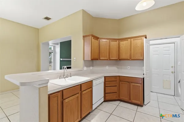 $399,000 | 197 Thomas Drive, Martindale, TX 78655