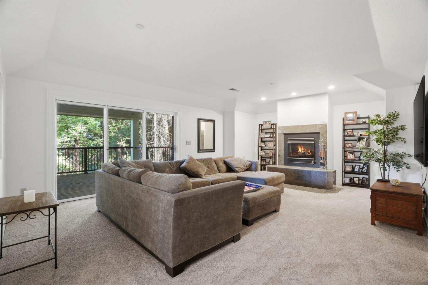 24106 Deer Path Road Saratoga, CA 95070 - Photo 22 of 68