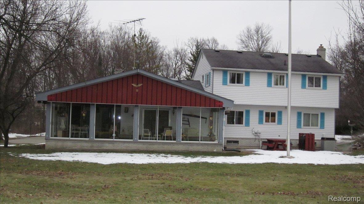 35652 Johnstown Road Farmington, MI 48335 - Photo 3 of 4 IMG_0156