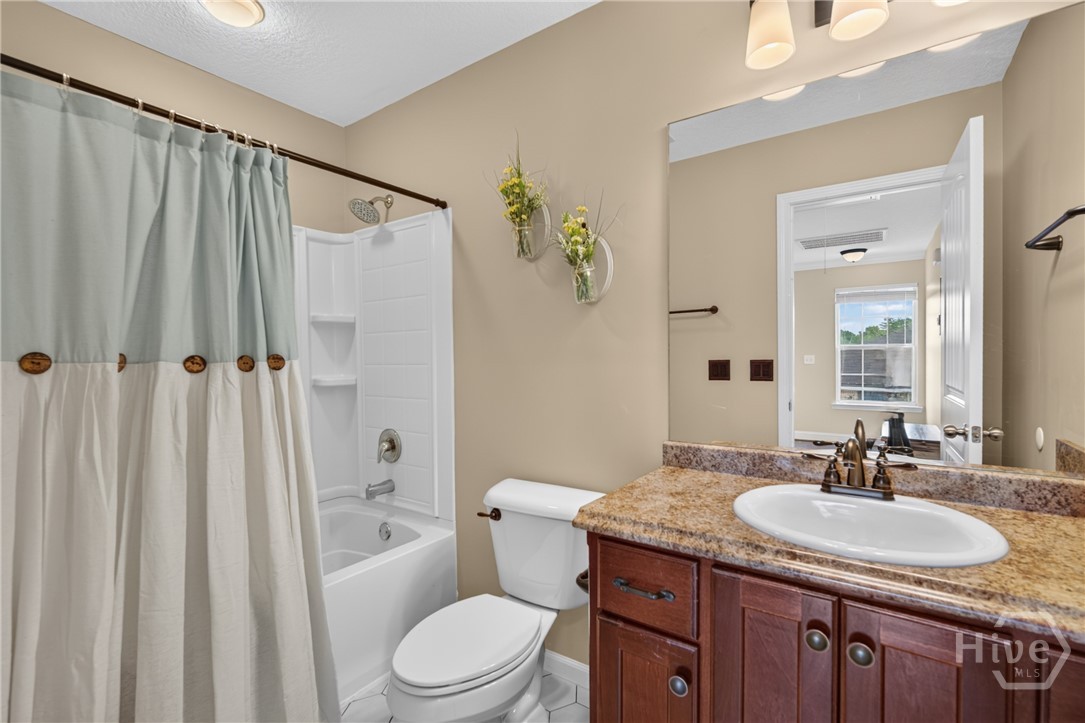 189 Oak Harvest Ridge Midway, GA 31320 - Photo 35 of 61 Upstairs Guest Bath in Hallway