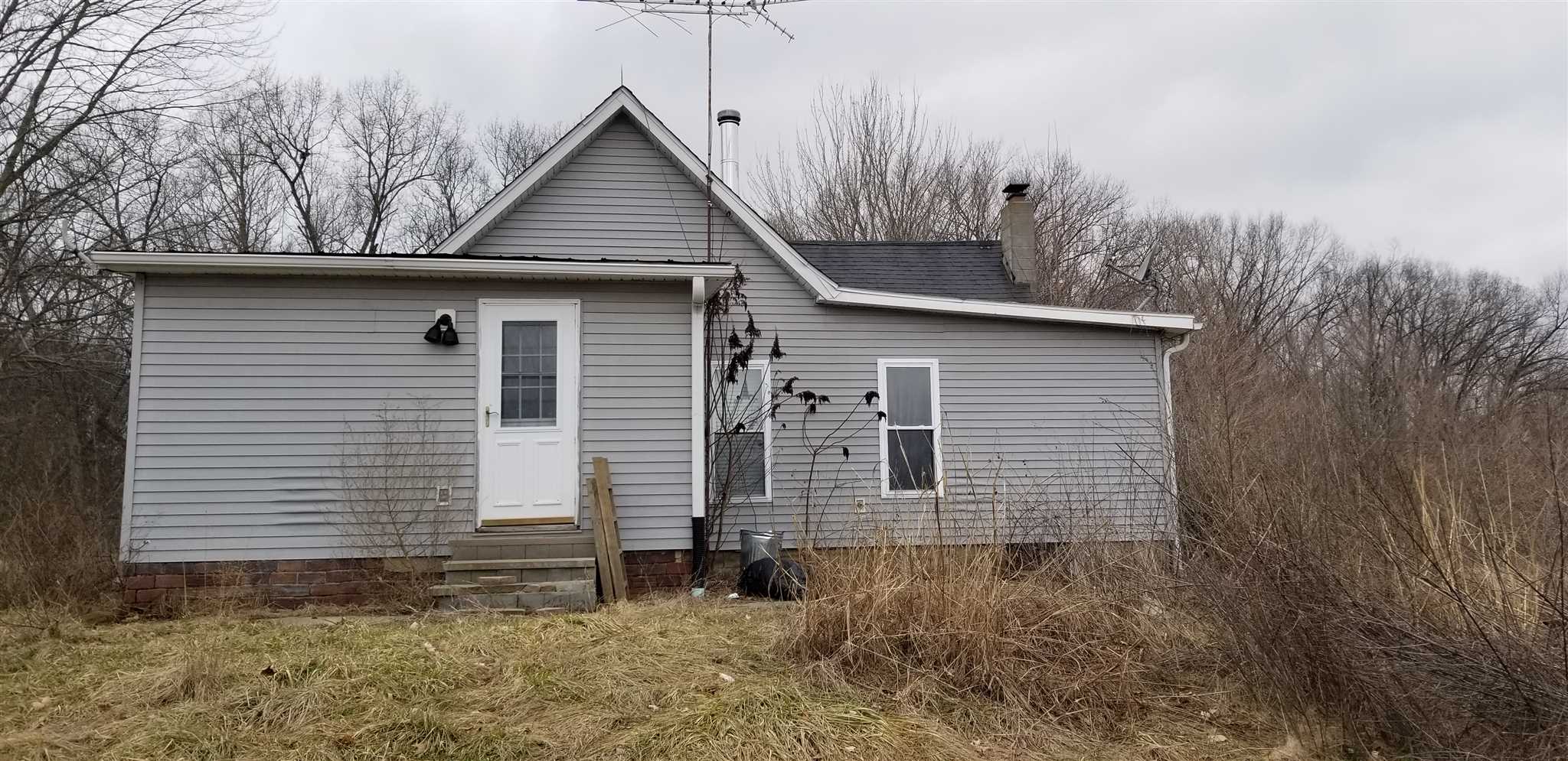 1437 East Frye Road Bloomfield, IN 47424 - Photo 3 of 22