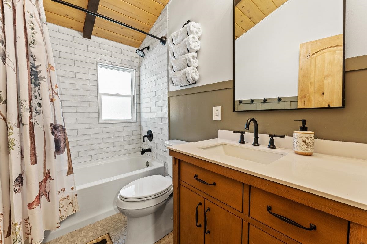10175 Washoe Road Truckee, CA 96161 - Photo 16 of 20 Gallery Image 16