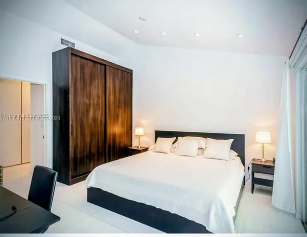 $599,000 | 798 Crandon Boulevard, Unit 55B, Key Biscayne, FL 33149