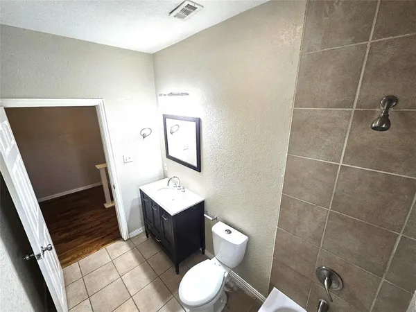 $1,695 | 1927 West 10th Street, Dallas, TX 75208