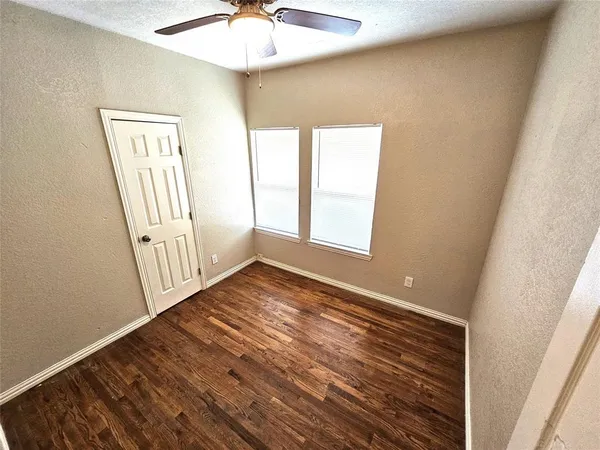 $1,695 | 1927 West 10th Street, Dallas, TX 75208