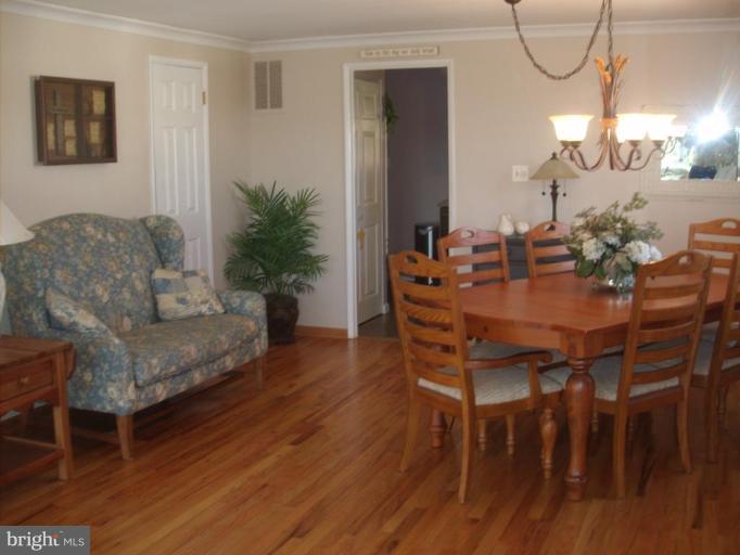 1046 Grovehill Road Halethorpe, MD 21227 - Photo 5 of 25 Dining Area