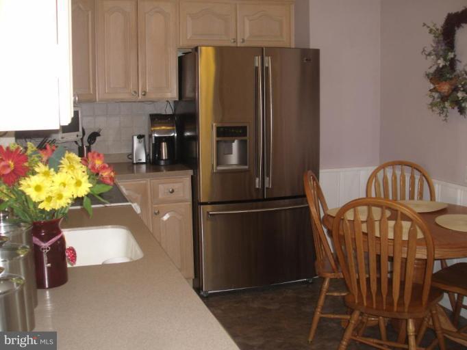 1046 Grovehill Road Halethorpe, MD 21227 - Photo 7 of 25 Kitchen #2