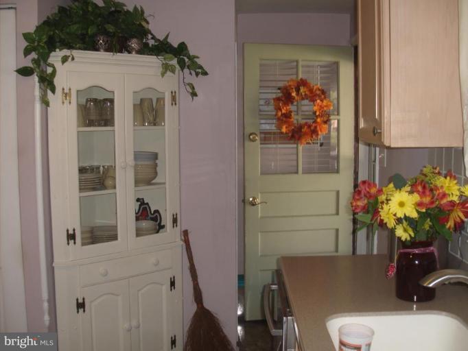 1046 Grovehill Road Halethorpe, MD 21227 - Photo 9 of 25 Kitchen #3