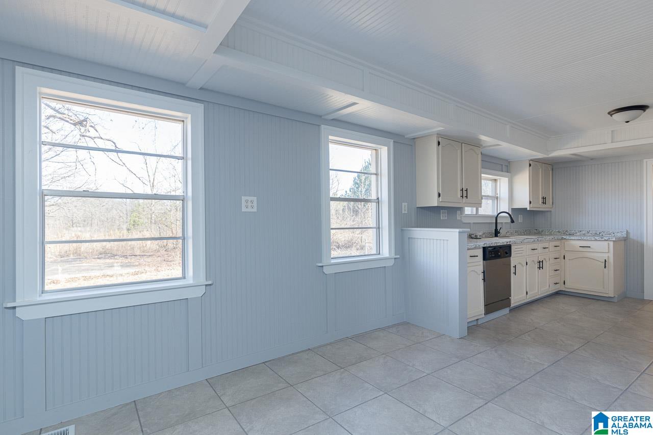 5051 Eubanks Road Bessemer, AL 35022 - Photo 7 of 32