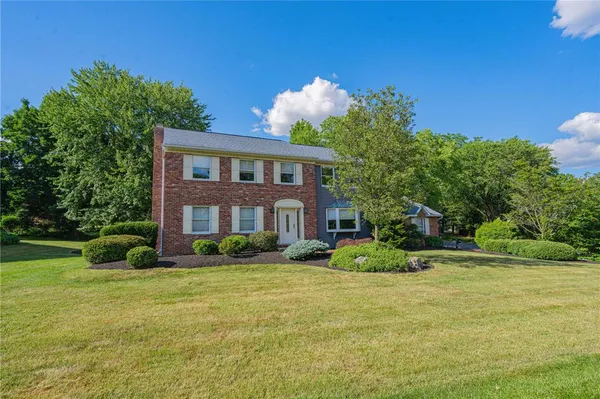 $550,000 | 1717 Laurel Lane, Orefield, PA 18069