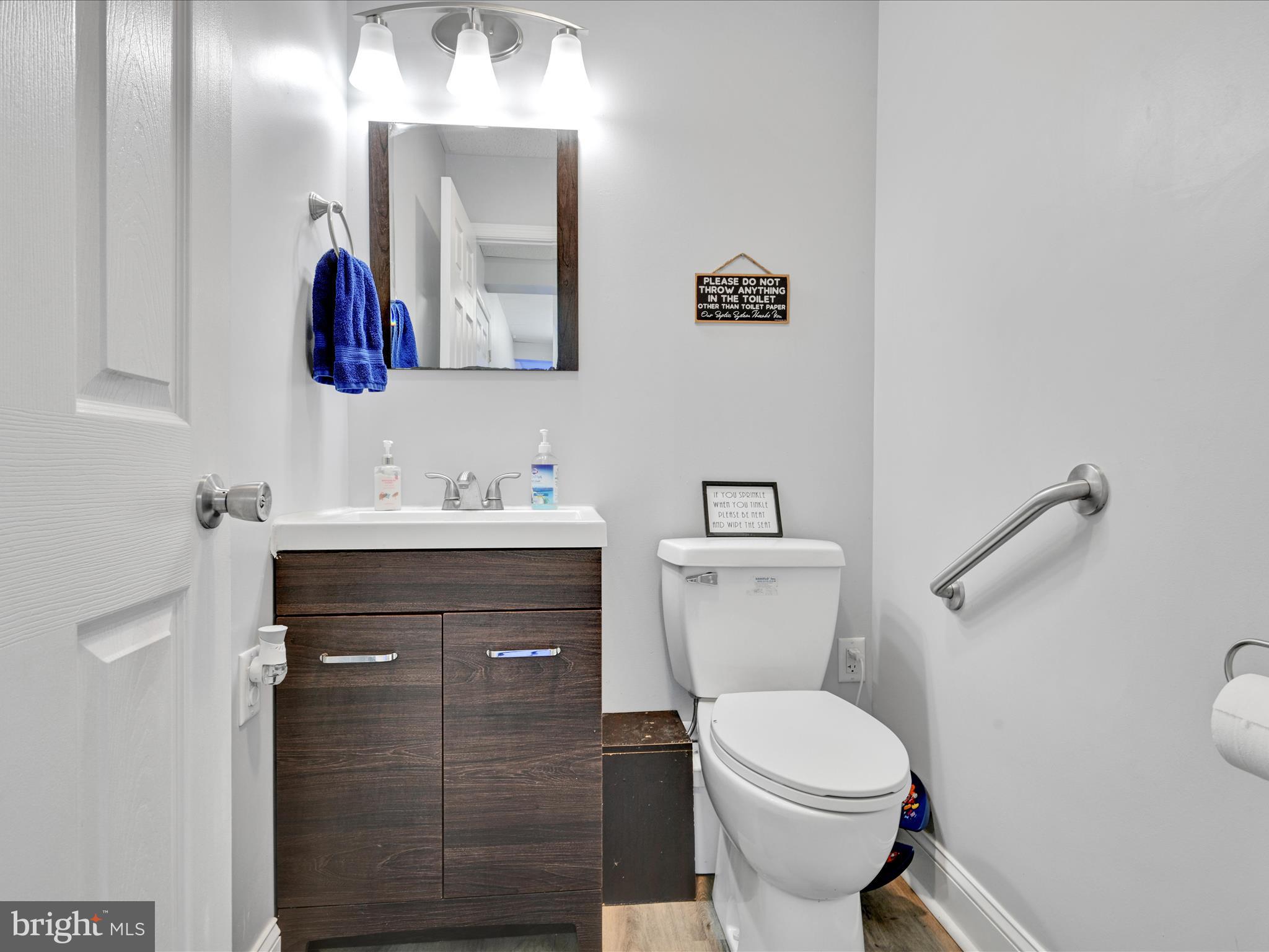 1279 Washington Road Leesport, PA 19533 - Photo 29 of 54 Powder Room
