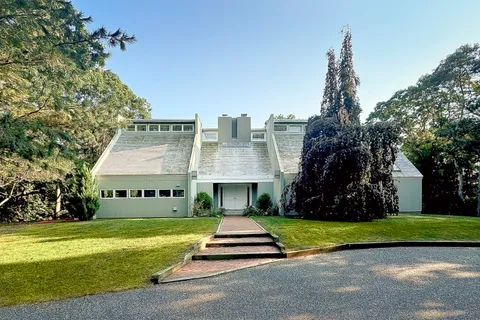 $2,495,000 | 42 Davis Drive, Montauk, NY 11954