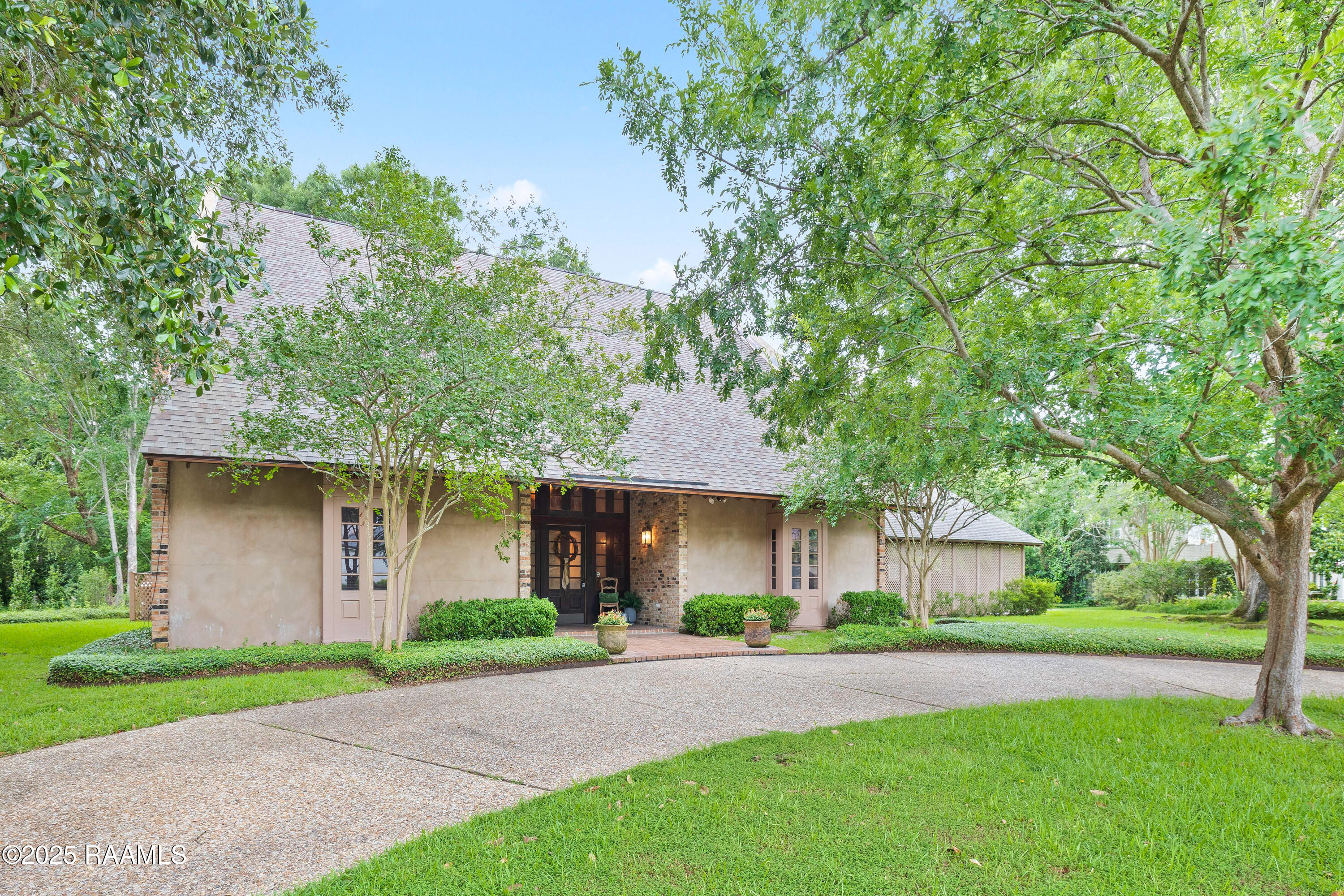 114 Canterbury Road Lafayette, LA 70503 - Photo 1 of 49 114 Canterbury-4