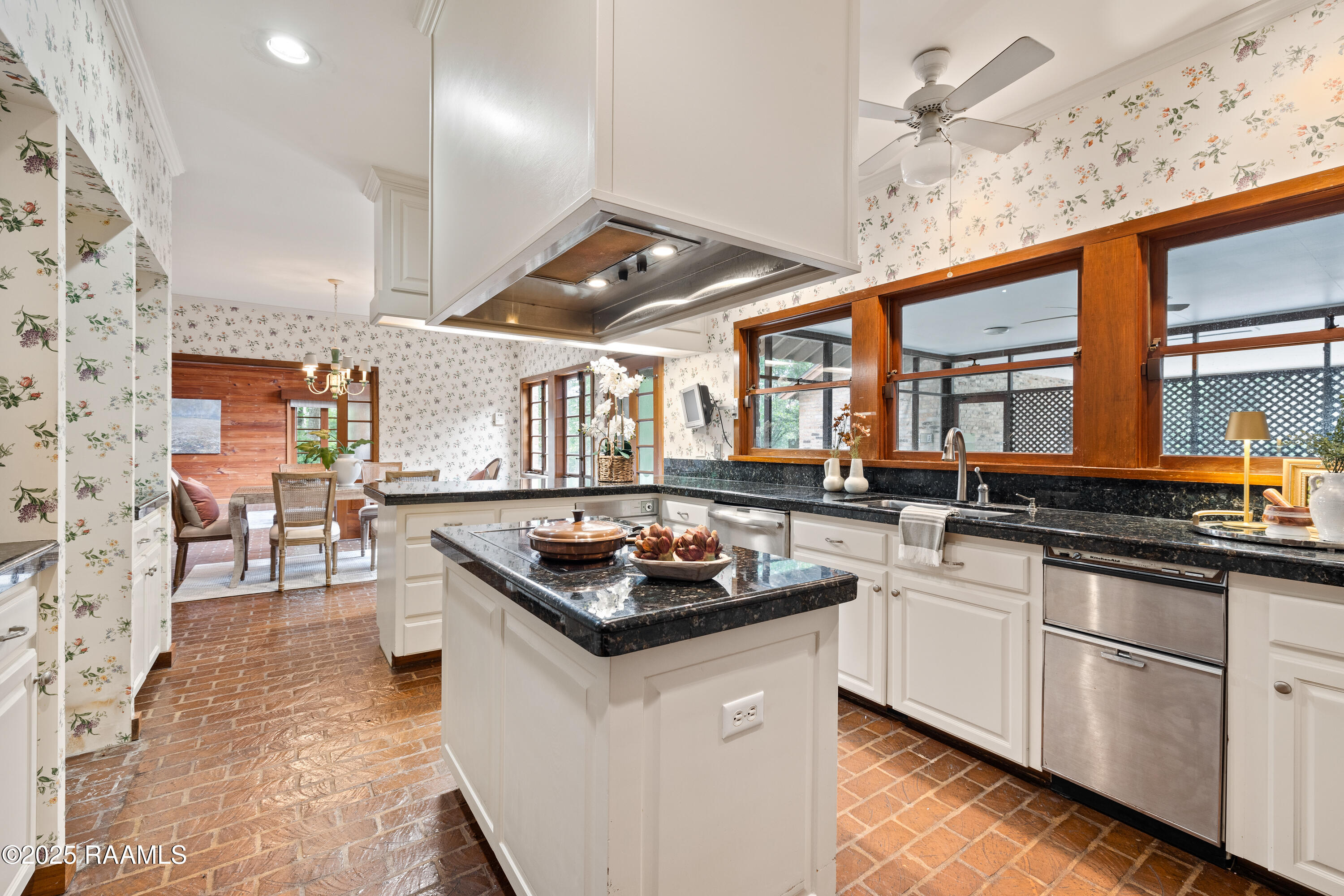 114 Canterbury Road Lafayette, LA 70503 - Photo 25 of 49 114 Canterbury-35