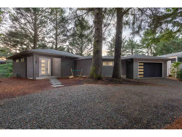 $1,249,900 | 105 West Bay Point Road, Gleneden Beach, OR 97388