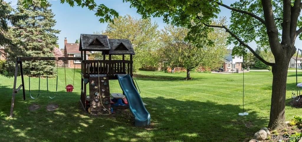 1634 Hillside Lane Rochester Hills, MI 48307 - Photo 10 of 61