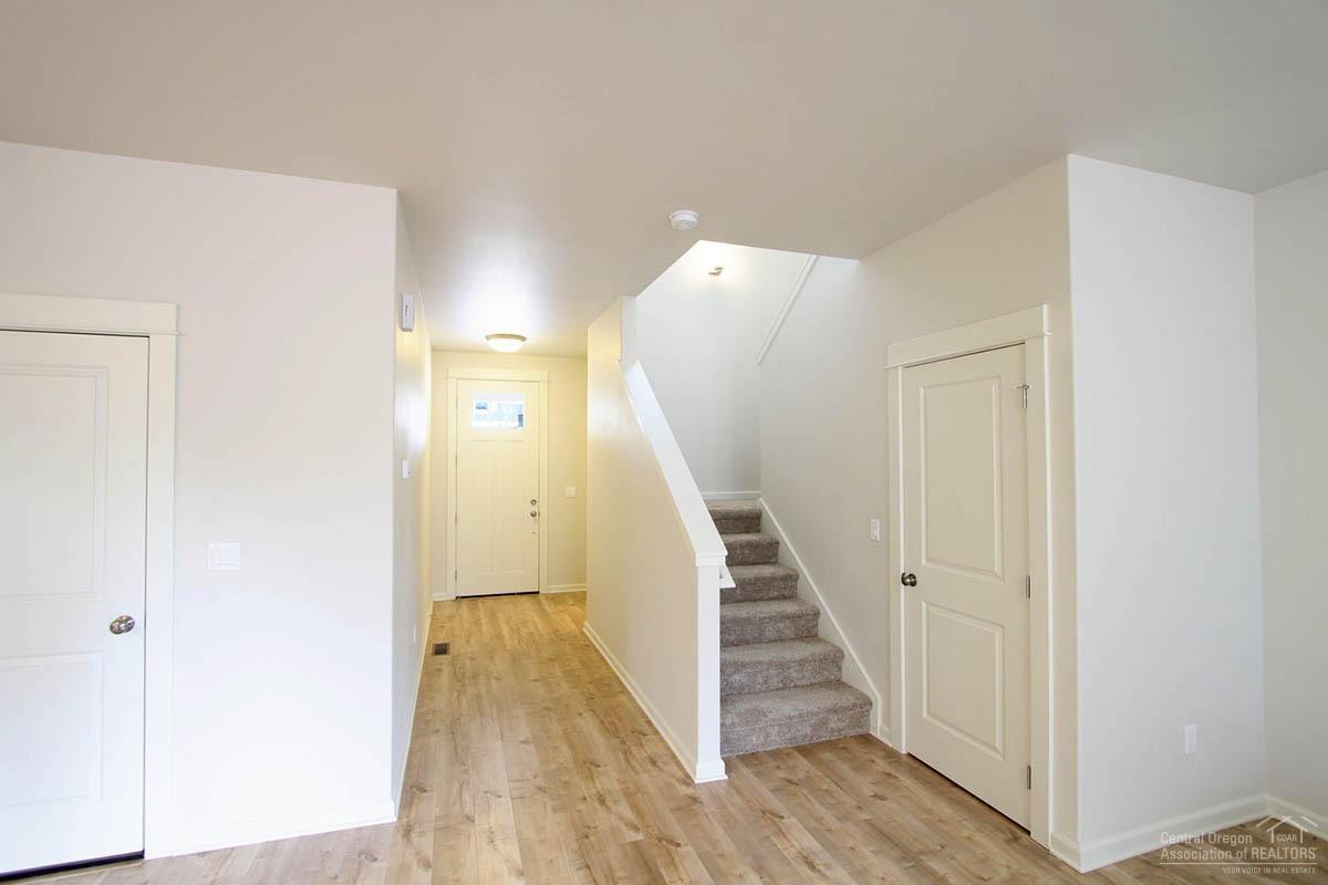 61577 Southeast Alstrup Road Bend, OR 97702 - Photo 6 of 21 Additional Photo