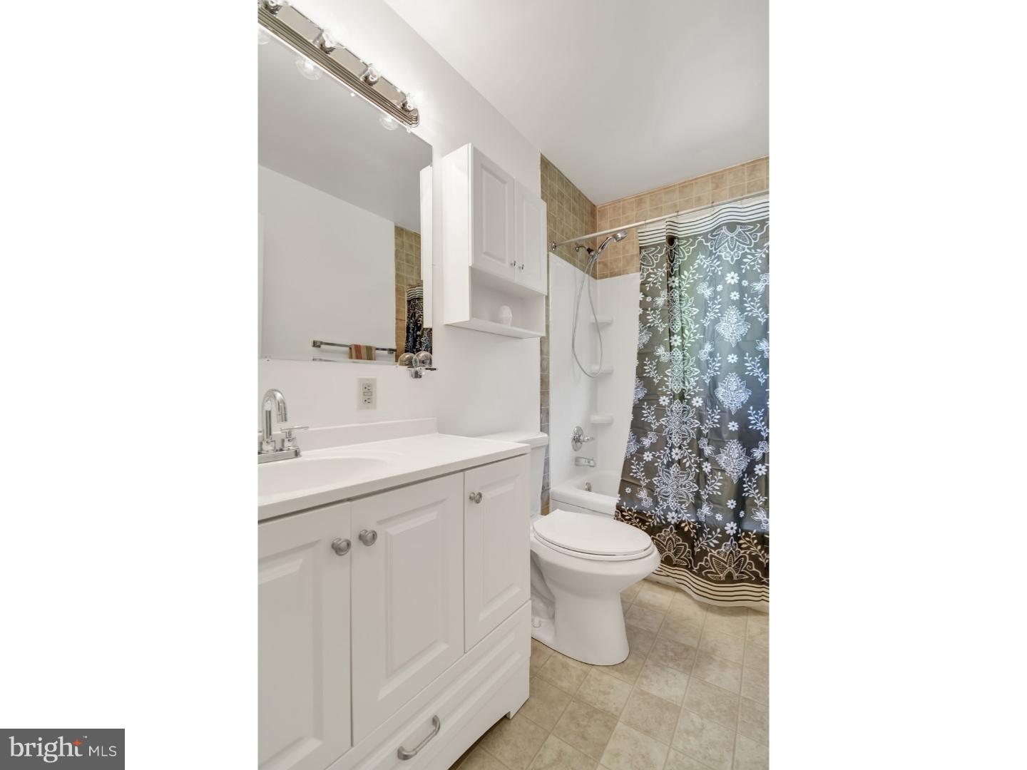 2014 Pleasant Valley Road Newark, DE 19702 - Photo 14 of 16 Bathroom