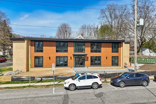 $5,100 | 325 Manville Road, Unit 102, Pleasantville, NY 10570
