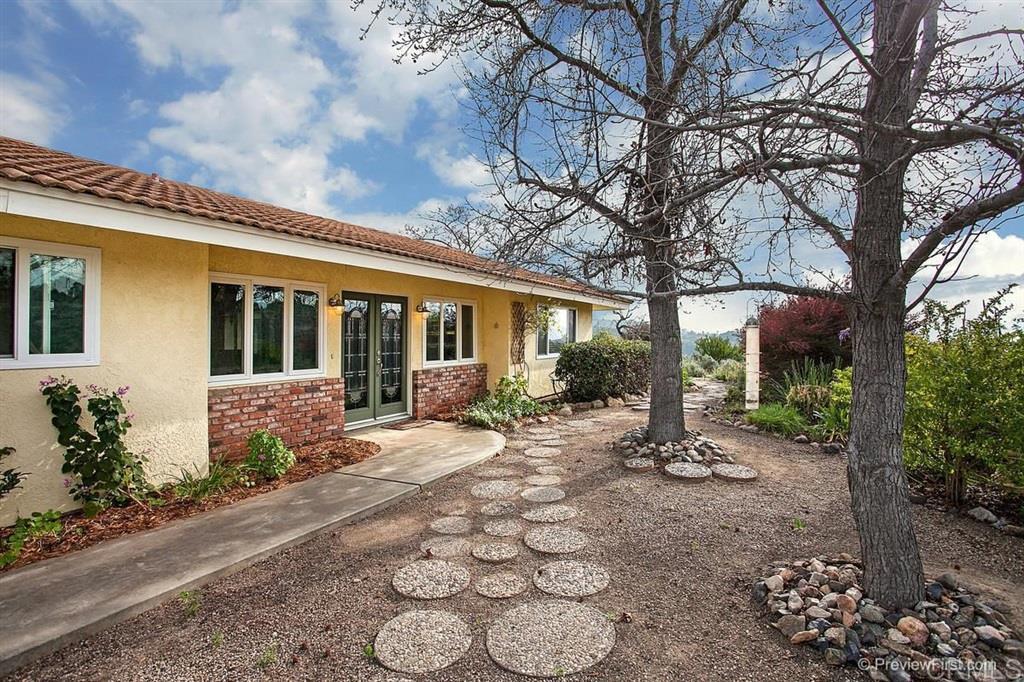 2425 Rose Road Fallbrook, CA 92028 - Photo 2 of 24