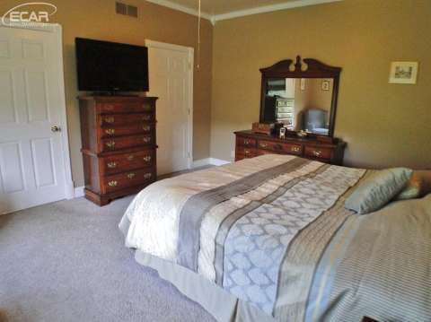 7086 Gale Road Grand Blanc, MI 48439 - Photo 21 of 69 20441049-20.JPG