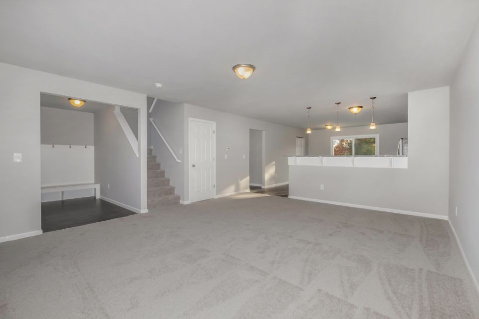 8060 Jordan Road Jackson, MI 49201 - Photo 8 of 26 Stock photo - great room