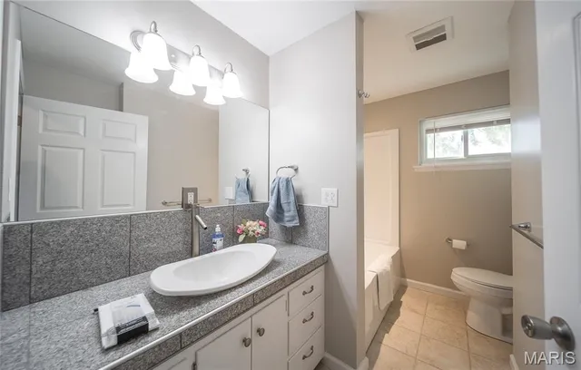 $224,000 | 612 North Commercial Street, Crocker, MO 65452