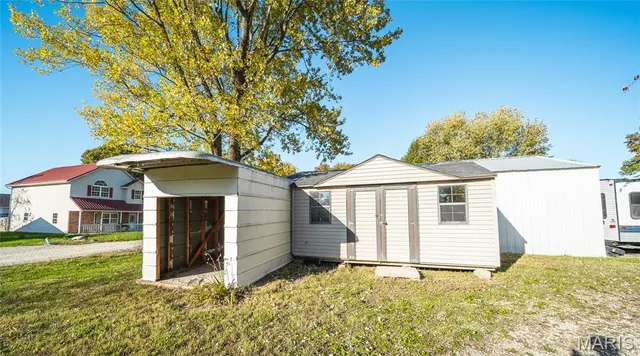 $224,000 | 612 North Commercial Street, Crocker, MO 65452