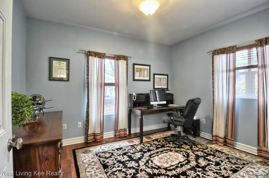 632 7th Street Rochester, MI 48307 - Photo 15 of 41 Library.jpg