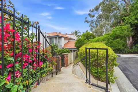 $799,000 | 215 Wichita Avenue, Unit 409, Huntington Beach, CA 92648
