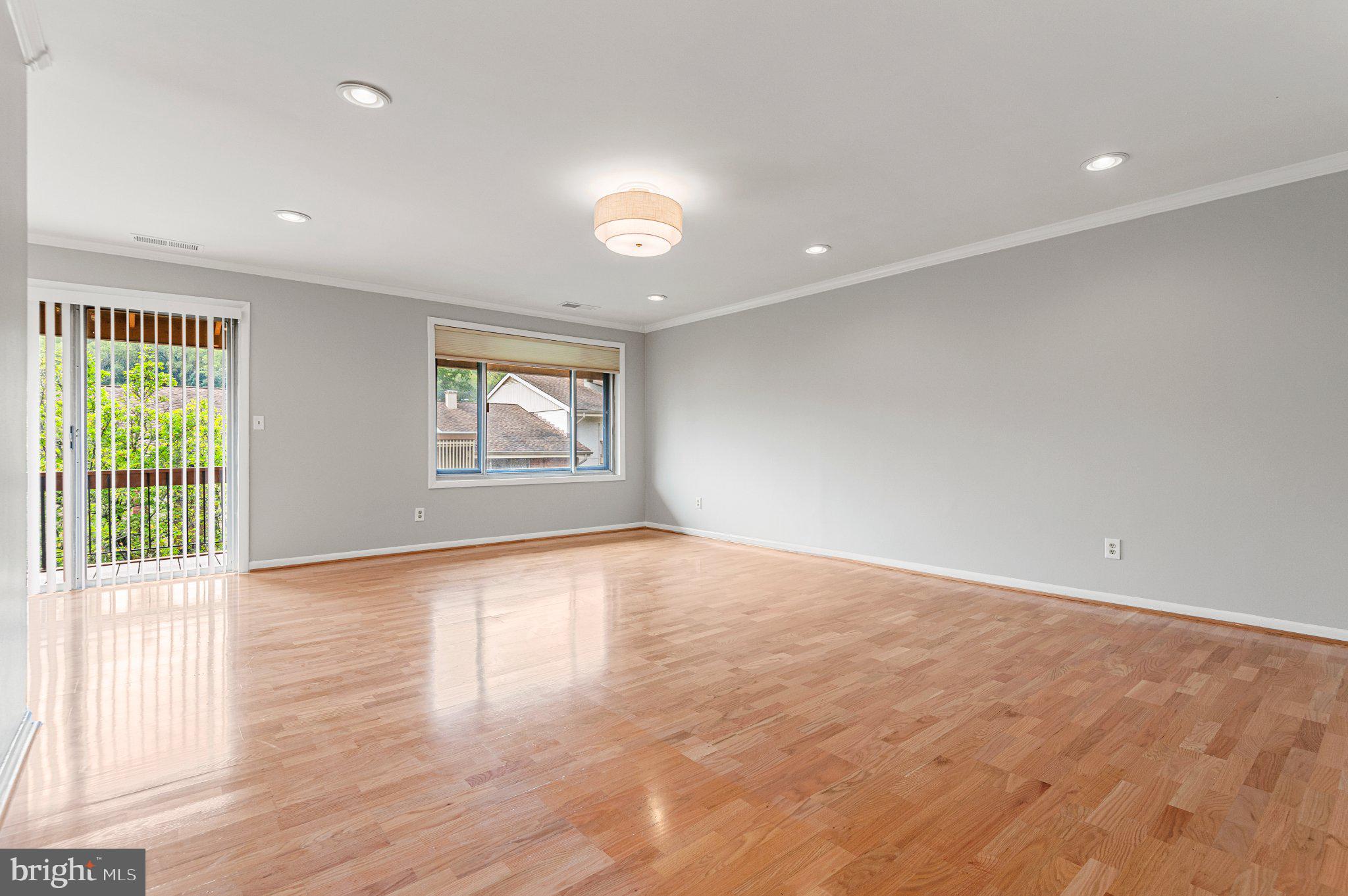 8 Cross Keys Road, Unit 8F Baltimore, MD 21210 - Photo 5 of 32 Gallery Image 5