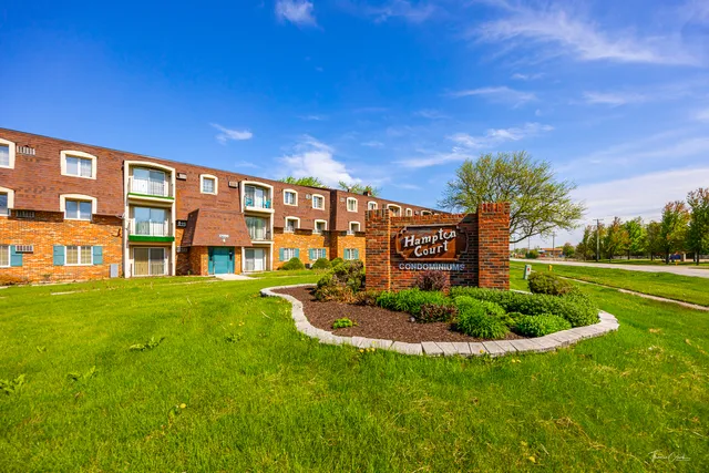 $115,000 | 17963 Huntleigh Court, Unit 302, Country Club Hills, IL 60478