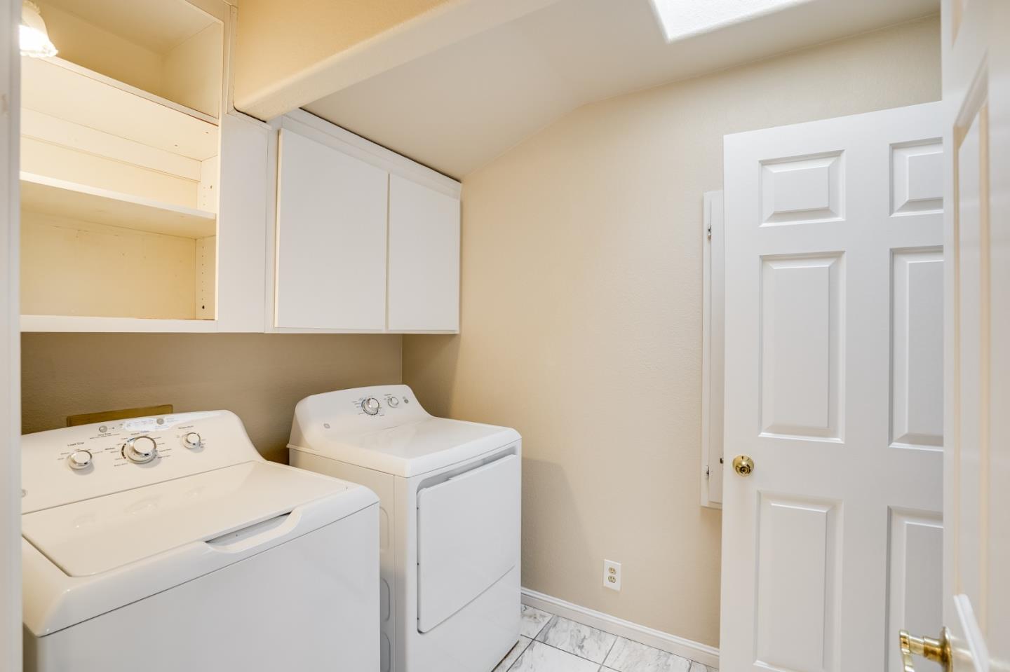 715 Pineview Drive San Jose, CA 95050 - Photo 7 of 34 a utility room with dryer and washer