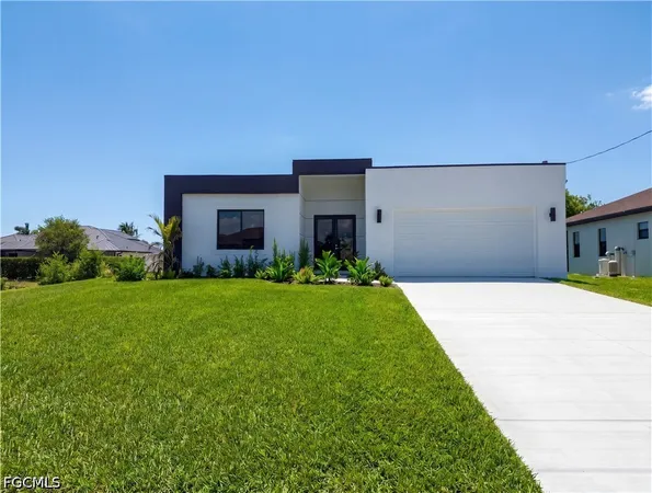 $2,300 | 2726 Northwest 41st Place, Cape Coral, FL 33993