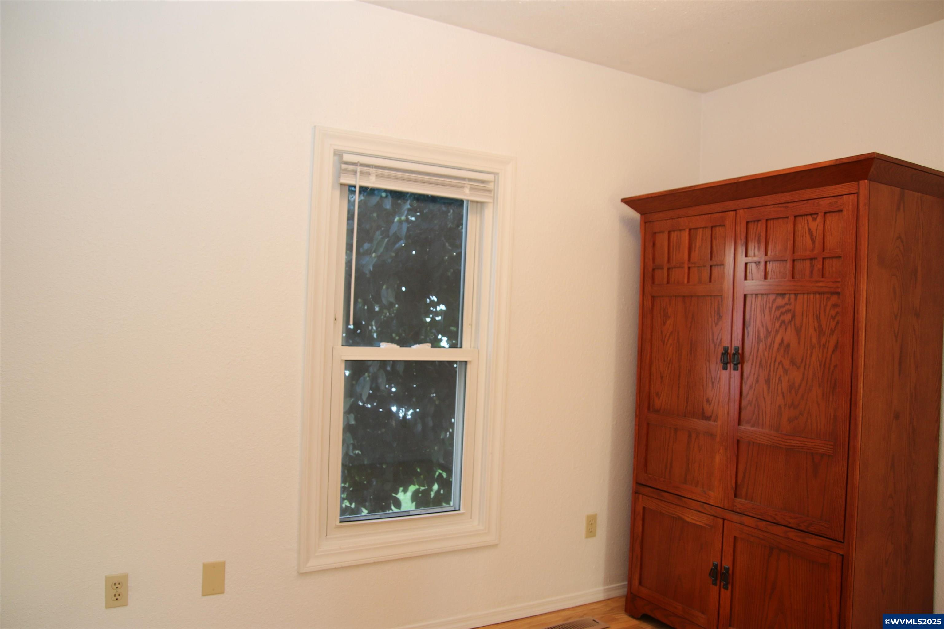 1617 Front Avenue Northeast Albany, OR 97321 - Photo 5 of 36 Gallery Image 5