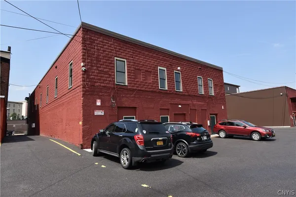 $1,250 | 152 Court Street, Unit 2, Watertown, NY 13601
