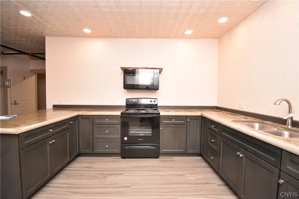 $1,250 | 152 Court Street, Unit 2, Watertown, NY 13601