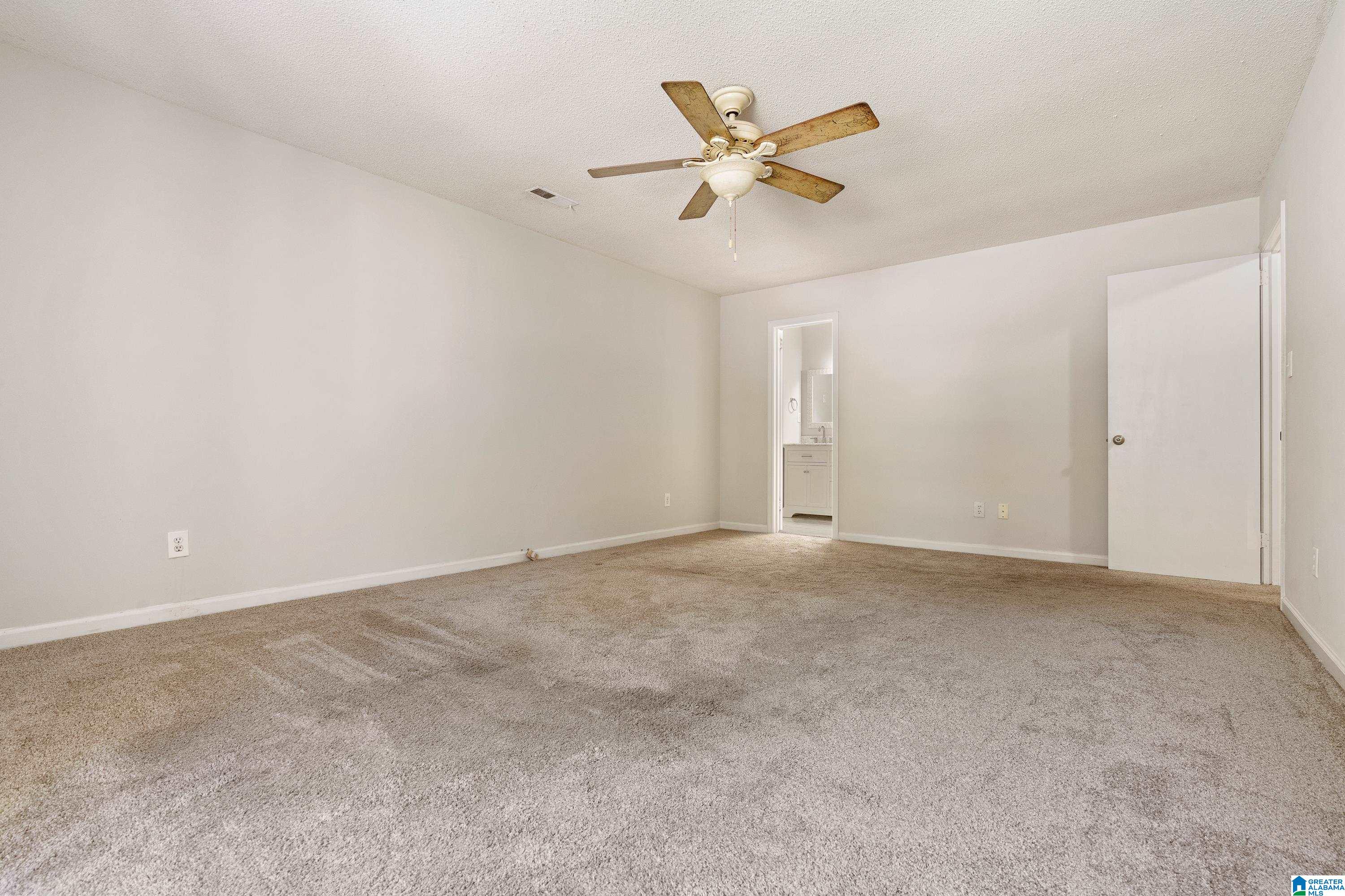 2027 Diane Lane Alabaster, AL 35007 - Photo 23 of 35
