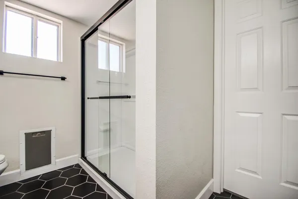 $2,000 | 7761 North 19th Drive, Phoenix, AZ 85021