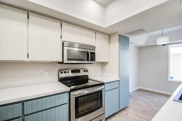 $2,000 | 7761 North 19th Drive, Phoenix, AZ 85021