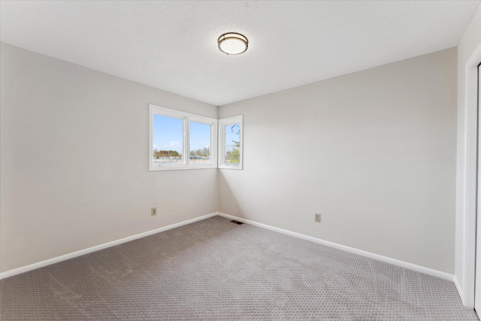 3705 Williston Road Minnetonka, MN 55345 - Photo 12 of 32