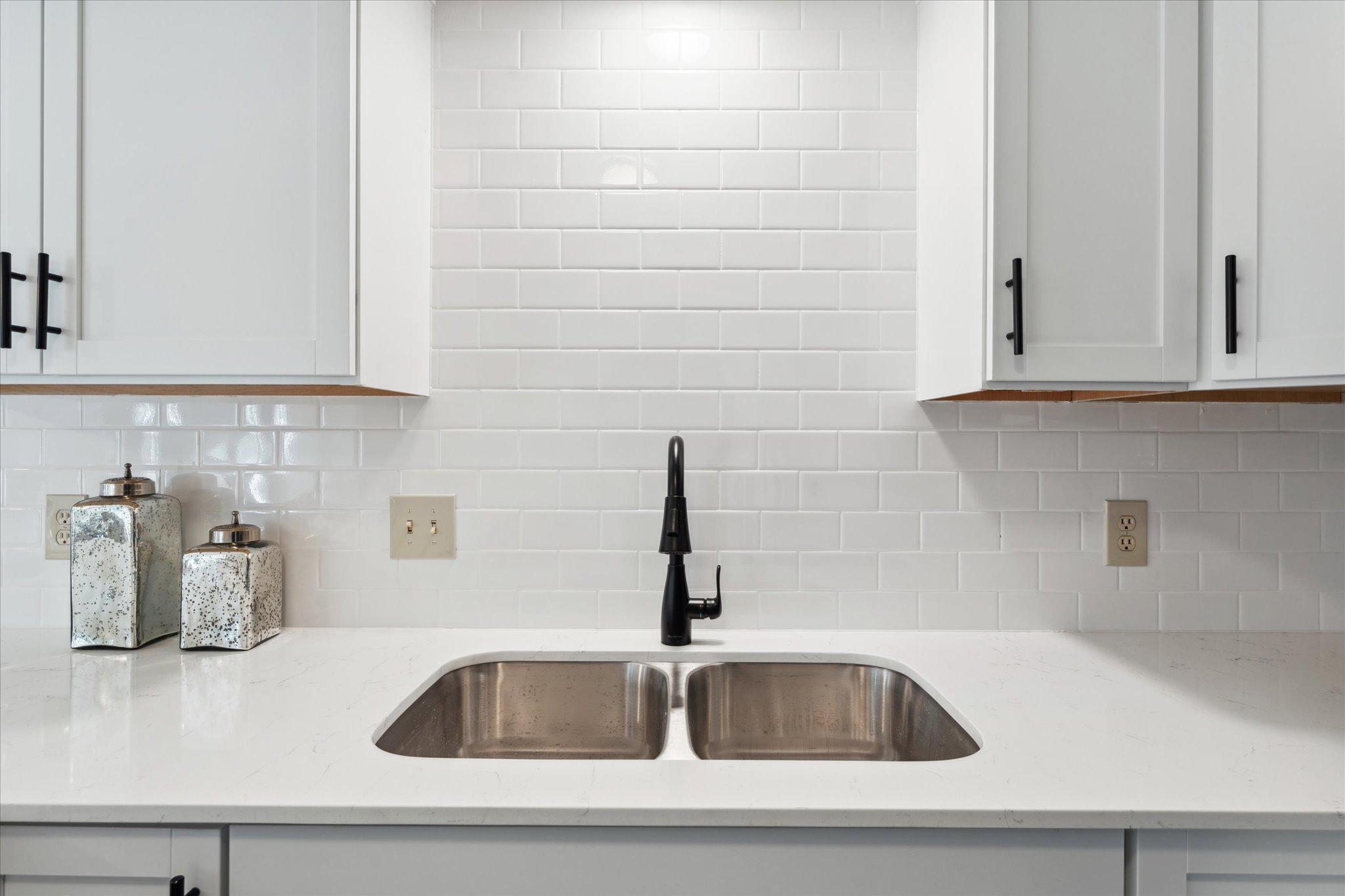 3705 Williston Road Minnetonka, MN 55345 - Photo 7 of 32