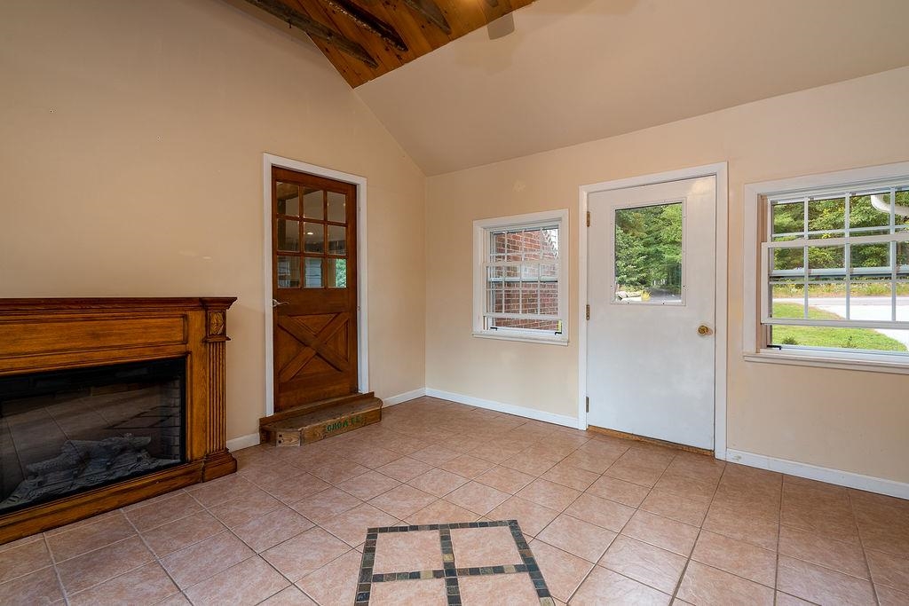 85 Litchfield Road Londonderry, NH 03053 - Photo 11 of 40 Gallery Image 11