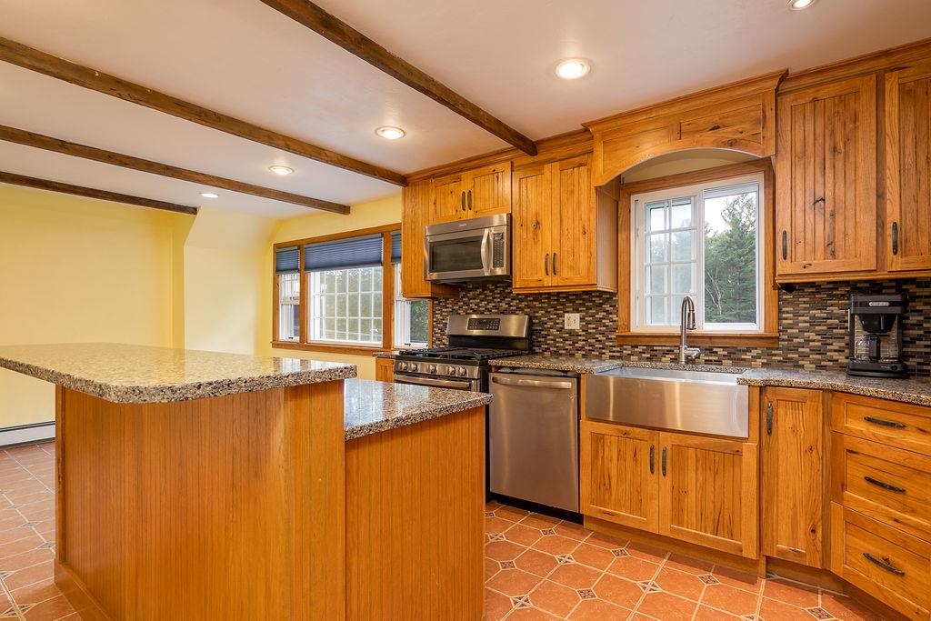 85 Litchfield Road Londonderry, NH 03053 - Photo 7 of 40 Gallery Image 7