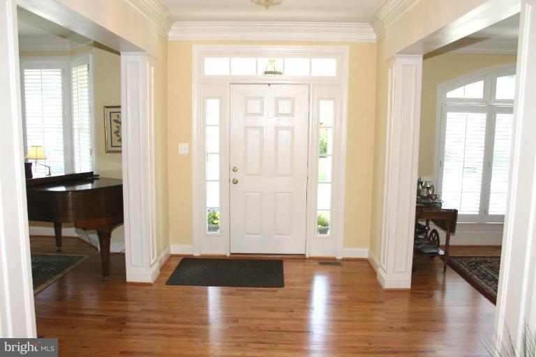 8323 Roxborough Loop Gainesville, VA 20155 - Photo 2 of 24 Entrance / Foyer