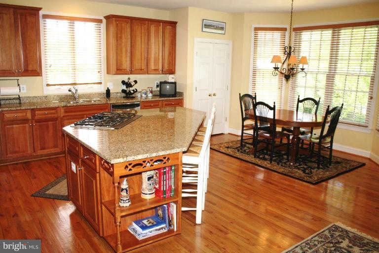8323 Roxborough Loop Gainesville, VA 20155 - Photo 5 of 24 Kitchen
