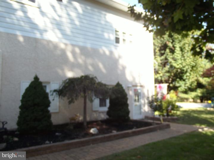 520 Robinson Road Carneys Point, NJ 08069 - Photo 4 of 19 Gallery Image 4